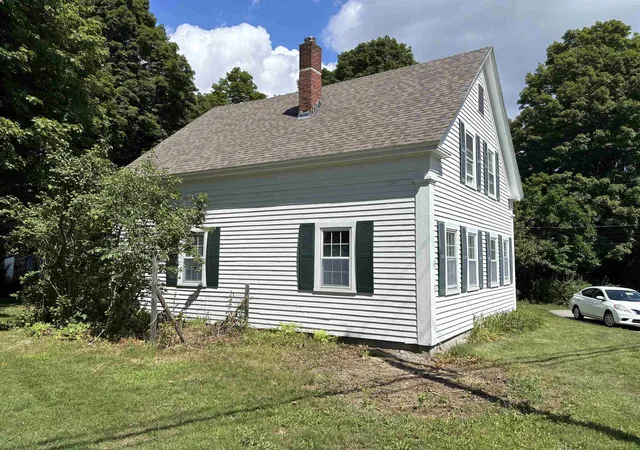 Photo 3 of Single family home for sale at 193 Pine Hill Rd, Nashua, NH 03063 | MLS# 5105735 | Listing updated on 2026-08-19