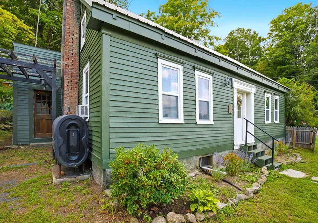 1st image of 622 2nd Nh Turnpike, Hillsboro, NH 03244 | MLS# 5105737