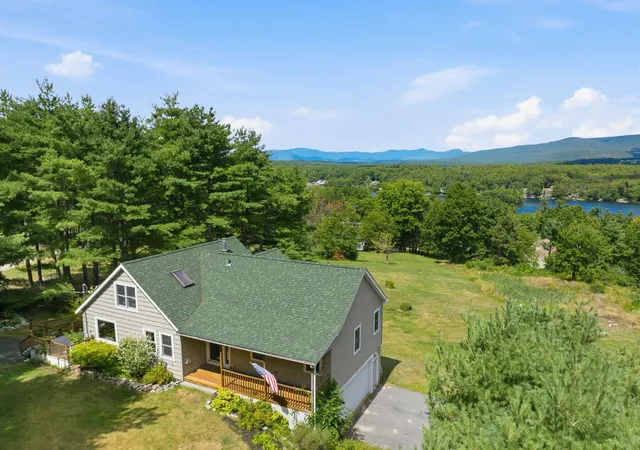 Photo 4 of Single family home for sale at 23 Woodvale Rd, Moultonborough, NH 03254 | MLS# 5105738 | Listing updated on 2026-08-23