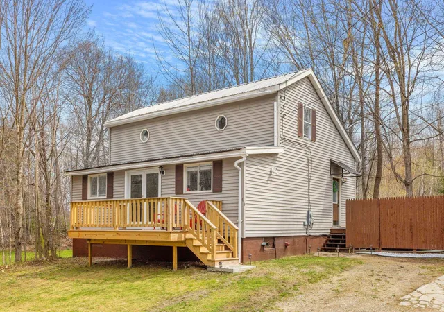 Photo 2 of Single family home for sale at 46 Elm St, Bethlehem, NH 03574 | MLS# 5105745 | Listing updated on 2026-08-25