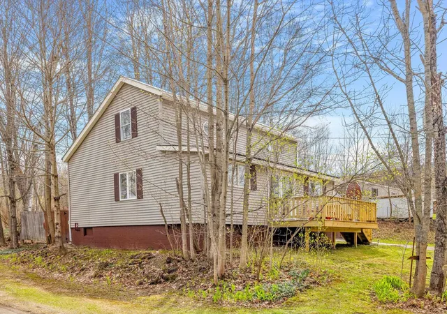 Photo 3 of Single family home for sale at 46 Elm St, Bethlehem, NH 03574 | MLS# 5105745 | Listing updated on 2026-08-25