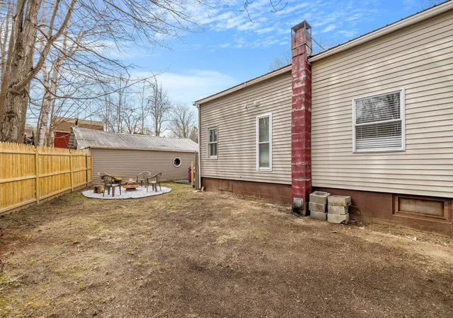 Photo 4 of Single family home for sale at 46 Elm St, Bethlehem, NH 03574 | MLS# 5105745 | Listing updated on 2026-08-25