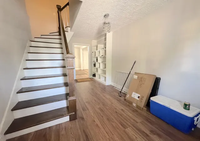 Photo 3 of Sale Pending at 447 Hanover St, Manchester, NH 03104 | MLS# 5105750 | Listing updated on 2026-08-27