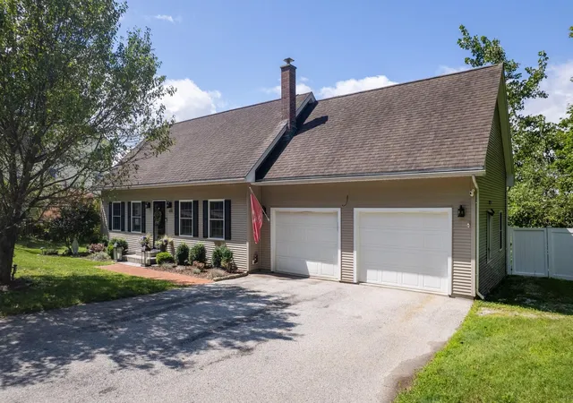 Photo 2 of Single family home for sale at 335 West Ridge Ter, Rutland, VT 05701 | MLS# 5105760 | Listing updated on 2026-09-03