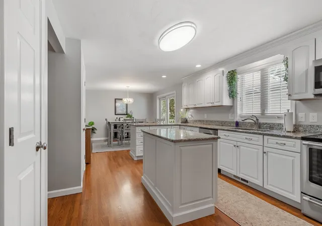 Photo 2 of Sale Pending at 10 Westview Rd, Brookline, NH 03033 | MLS# 5105762 | Listing updated on 2026-08-25