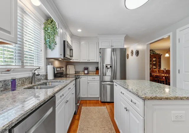 Photo 3 of Sale Pending at 10 Westview Rd, Brookline, NH 03033 | MLS# 5105762 | Listing updated on 2026-08-25