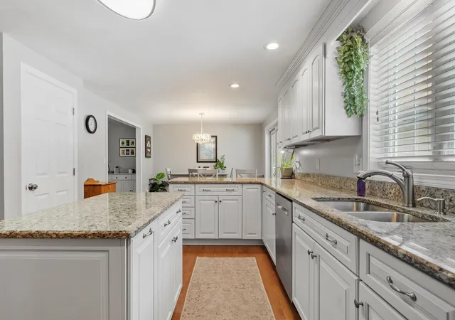 Photo 4 of Sale Pending at 10 Westview Rd, Brookline, NH 03033 | MLS# 5105762 | Listing updated on 2026-08-25
