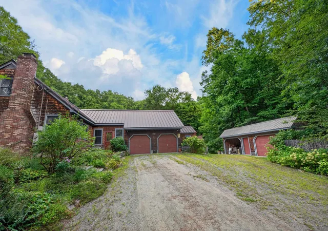 Photo 2 of Single family home for sale at 20 Wildwood Acres, Newfane, VT 05345 | MLS# 5105763 | Listing updated on 2026-08-27