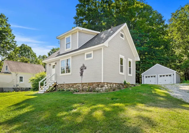 1st image of 14 River Rd, Brentwood, NH 03833 | MLS# 5105764