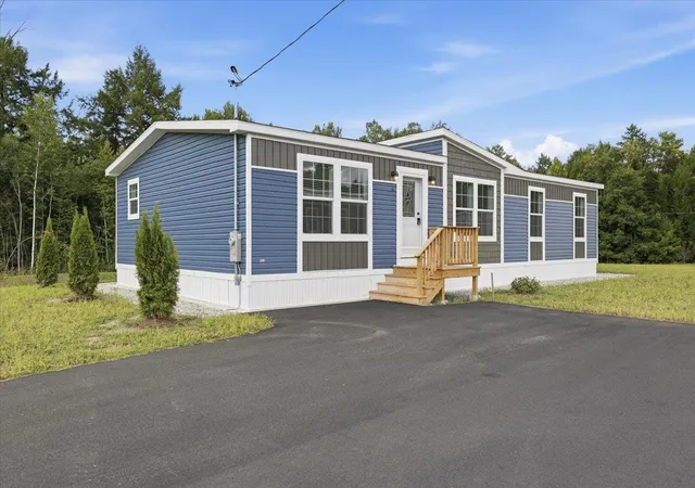 3rd image of 6 Balsam Cir, Tilton, NH 03276 | MLS# 5105779