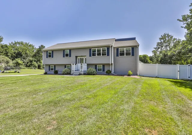 Photo 1 of Sale Pending at 506 Mammoth Rd, Pelham, NH 03076 | MLS# 5105780 | Listing updated on 2026-08-24