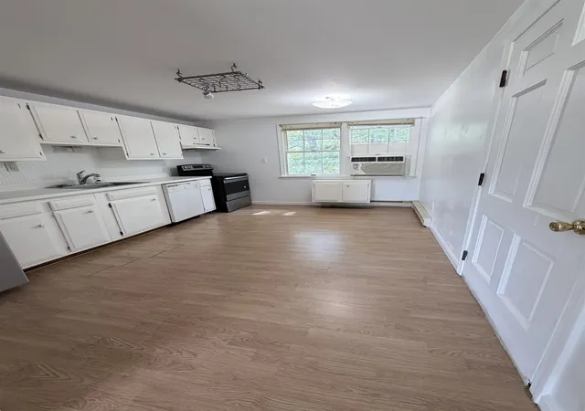 2nd image of 21 Folly Mill Ter #5E, Seabrook, NH 03874 | MLS# 5105790