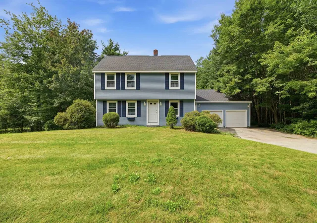 Photo 1 of Single family home for sale at 294 Cross Rd, Pembroke, NH 03275 | MLS# 5105798 | Listing updated on 2026-10-05