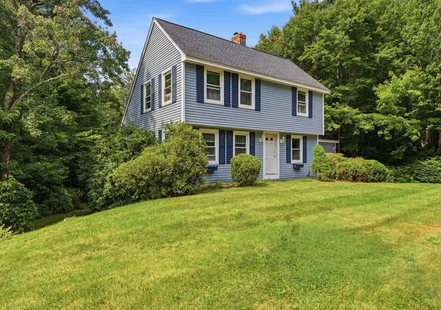 Photo 2 of Single family home for sale at 294 Cross Rd, Pembroke, NH 03275 | MLS# 5105798 | Listing updated on 2026-10-05