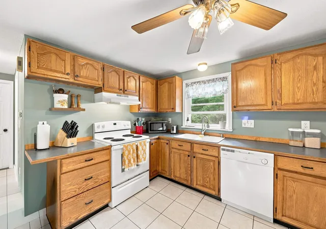 Photo 4 of Single family home for sale at 294 Cross Rd, Pembroke, NH 03275 | MLS# 5105798 | Listing updated on 2026-10-05