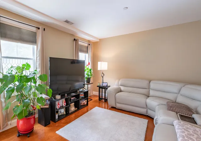 Photo 4 of Townhouse for sale at 77 Deerwood Dr #A, Nashua, NH 03063 | MLS# 5105804 | Listing updated on 2026-10-01