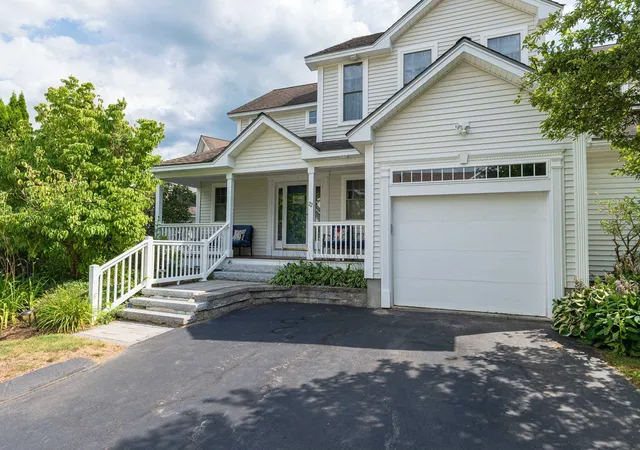 Photo 2 of Townhouse for sale at 22 Eastrdige Dr, Peterborough, NH 03458 | MLS# 5105808 | Listing updated on 2026-09-05