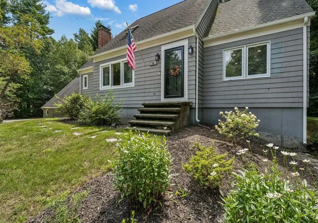 2nd image of 93 Old Nashua Rd, Londonderry, NH 03053 | MLS# 5105810