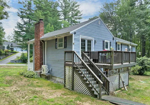 Photo 4 of Single family home for sale at 2 Forest St, Londonderry, NH 03053 | MLS# 5105832 | Listing updated on 2026-08-27
