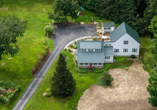 Photo 2 of Single family home for sale at 32 Flutter St, Nottingham, NH 03290 | MLS# 5105842 | Listing updated on 2026-08-27