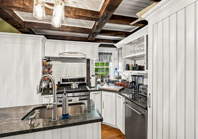Photo 3 of Single family home for sale at 32 Flutter St, Nottingham, NH 03290 | MLS# 5105842 | Listing updated on 2026-08-27