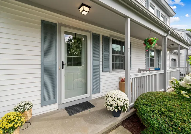Photo 2 of Townhouse for sale at 7 Wolff Dr, Essex Junction, VT 05452 | MLS# 5105846 | Listing updated on 2026-09-18