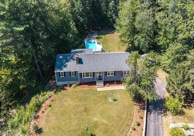 Photo 1 of Sale Pending at 10 Mayflower Dr, Londonderry, NH 03053 | MLS# 5105851 | Listing updated on 2026-09-24