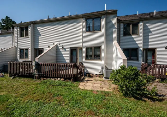 Photo 3 of Townhouse for sale at 202 Route 27 #5, Raymond, NH 03077 | MLS# 5105857 | Listing updated on 2026-09-17