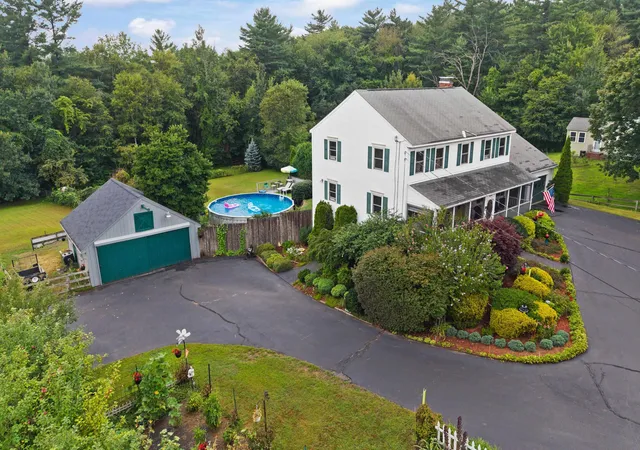 3rd image of 438 Pembroke St, Pembroke, NH 03275 | MLS# 5105861