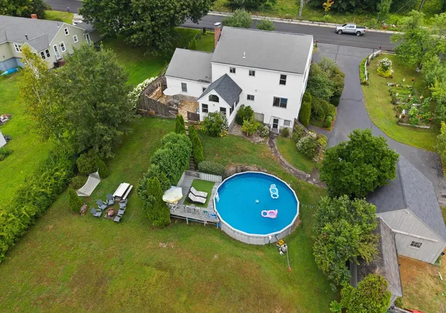 4th image of 438 Pembroke St, Pembroke, NH 03275 | MLS# 5105861