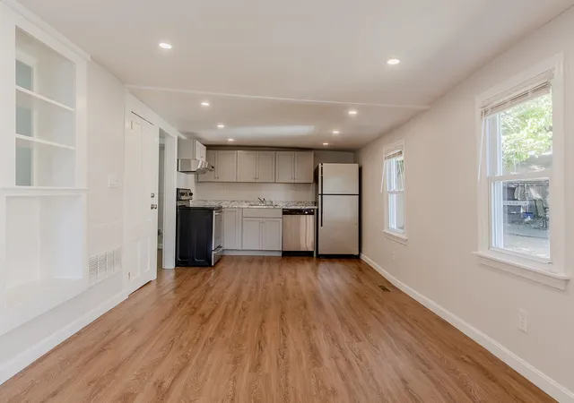 Photo 3 of Multi family home for sale at 4 6 Foster Ct, Nashua, NH 03064 | MLS# 5105872 | Listing updated on 2026-09-09
