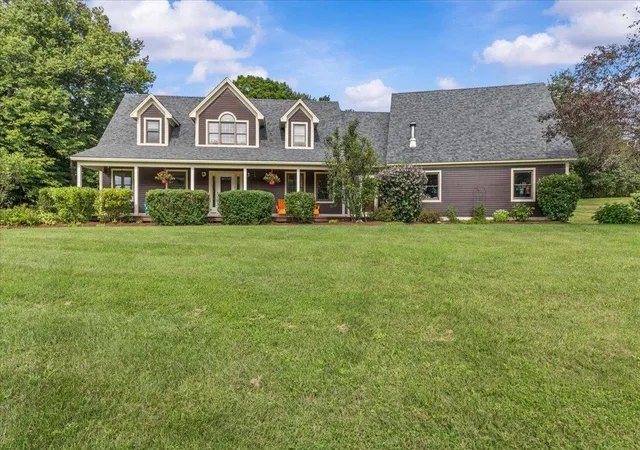 Single family home for sale at 21 Meadow Dr, Jericho, VT 05465 | MLS# 5105874