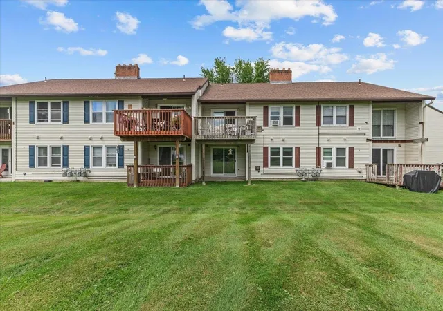 Photo 3 of Condo for sale at 35 Saybrook Rd #35, Essex Junction, VT 05452 | MLS# 5105877 | Listing updated on 2026-09-30