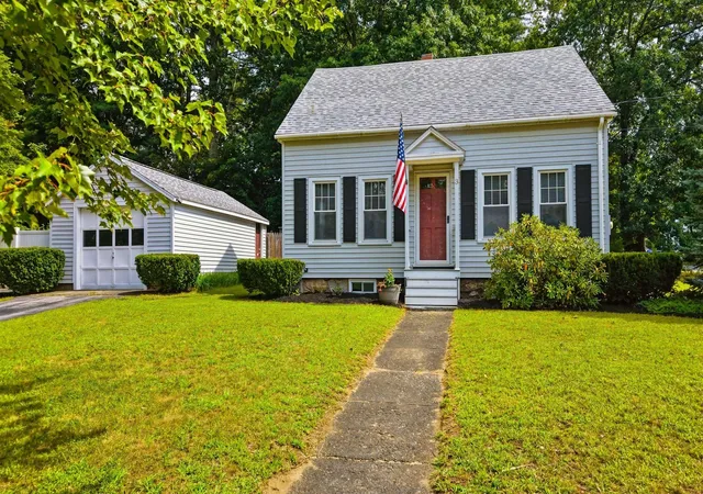 Photo 2 of Sale Pending at 3 Buswell St, Hudson, NH 03051 | MLS# 5105882 | Listing updated on 2026-09-14