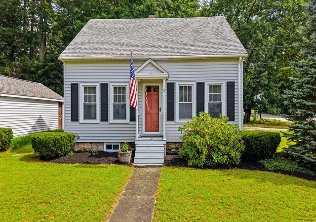 Photo 3 of Sale Pending at 3 Buswell St, Hudson, NH 03051 | MLS# 5105882 | Listing updated on 2026-09-14
