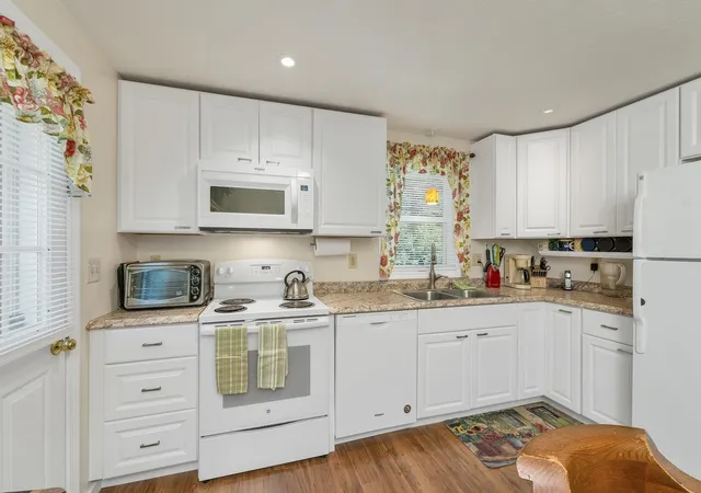 4th image of 330 Academy Rd, Pembroke, NH 03275 | MLS# 5105895