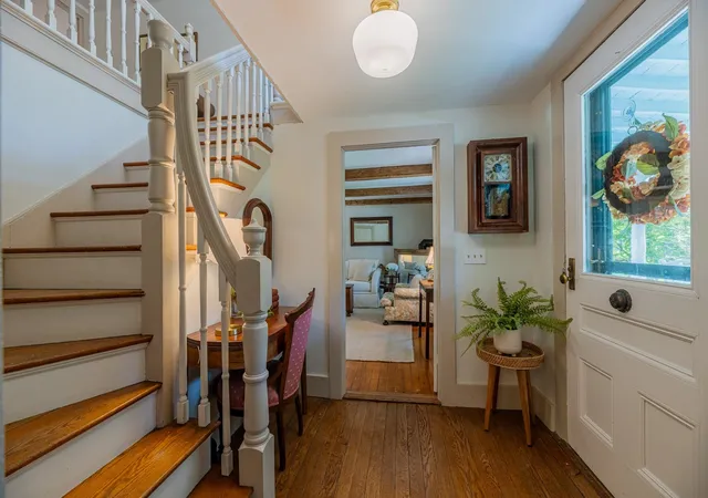 Photo 3 of Single family home for sale at 2529 Main St, Manchester, VT 05254 | MLS# 5105906 | Listing updated on 2026-10-08