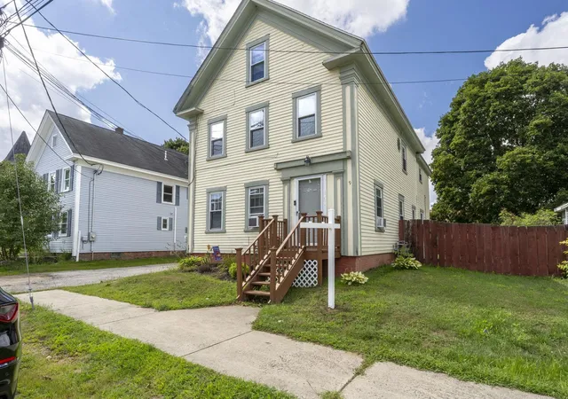 1st image of 9 Lincoln St, Rochester, NH 03867 | MLS# 5105923