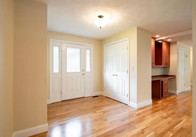 Photo 3 of Single family home for sale at 8 Mulligan Dr, Dover, NH 03820 | MLS# 5105925 | Listing updated on 2026-09-04
