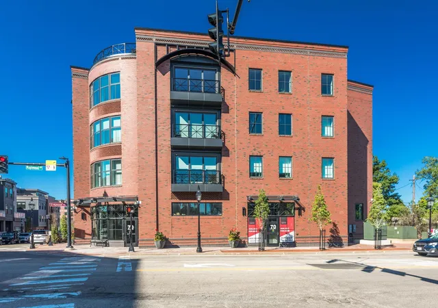 Photo 3 of Luxury condo for sale at 70 Maplewood Ave #403, Portsmouth, NH 03801 | MLS# 5105932 | Listing updated on 2026-09-10