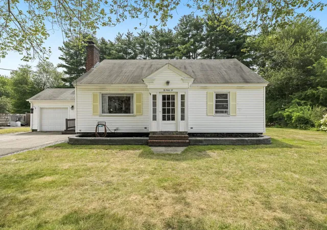 Photo 1 of Sale Pending at 10 Pond St, Salem, NH 03079 | MLS# 5105934 | Listing updated on 2026-09-06