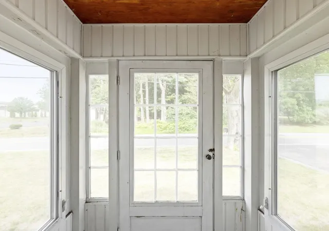 Photo 4 of Sale Pending at 10 Pond St, Salem, NH 03079 | MLS# 5105934 | Listing updated on 2026-09-06