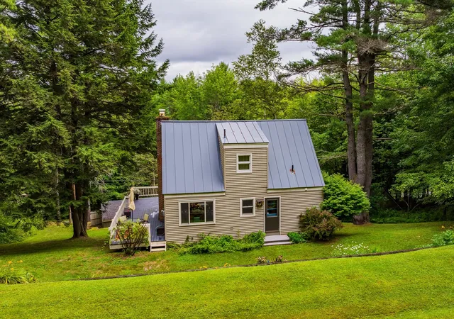 Photo 3 of Single family home for sale at 151 Dwight Rd, Hartford, VT 05059 | MLS# 5105944 | Listing updated on 2026-09-01