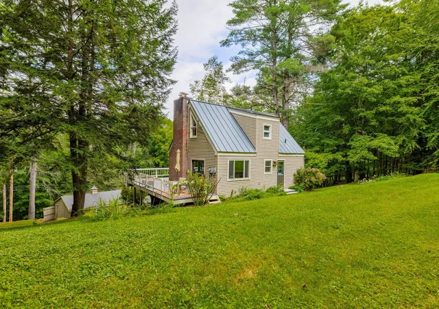 Photo 4 of Single family home for sale at 151 Dwight Rd, Hartford, VT 05059 | MLS# 5105944 | Listing updated on 2026-09-01