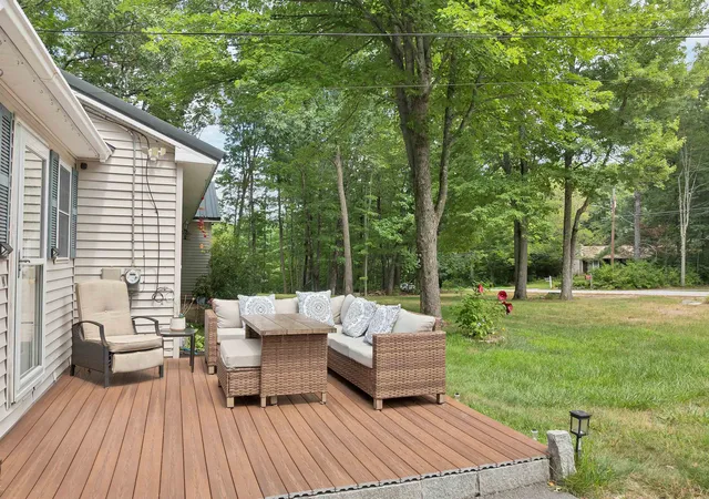 Photo 4 of Single family home for sale at 6 Ridgewood Dr, Bow, NH 03304 | MLS# 5105947 | Listing updated on 2026-09-09