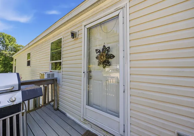 5th image of 35 Thompson Rd, Pittsfield, NH 03263 | MLS# 5105952
