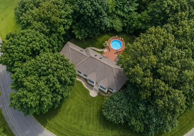 Photo 2 of Single family home for sale at 5 Cardinal Cir, Derry, NH 03038 | MLS# 5105969 | Listing updated on 2026-08-30