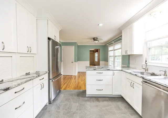 Photo 3 of Single family home for sale at 20 Forest Dr, Bedford, NH 03110 | MLS# 5105979 | Listing updated on 2026-09-18