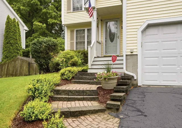 Photo 3 of Sale Pending at 192 Whittington St, Manchester, NH 03104 | MLS# 5105984 | Listing updated on 2026-08-24