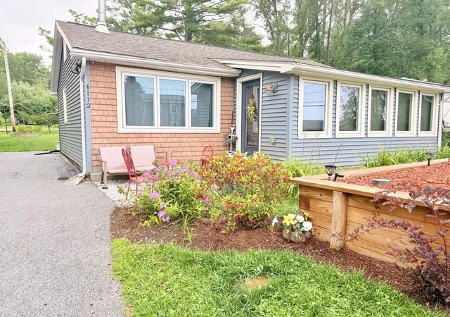 Photo 2 of Single family home for sale at 4112 Georgia Shore Rd, Georgia, VT 05478 | MLS# 5105990 | Listing updated on 2026-09-15